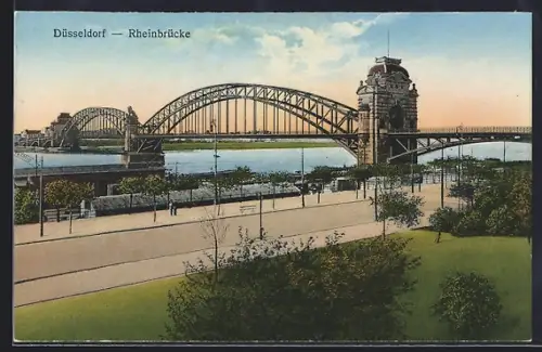 AK Düsseldorf, Strassenpartie mit Rheinbrücke