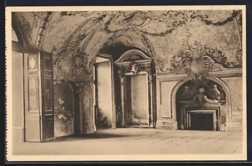 AK Rastatt, Rastatter Schloss, Gartensaal mit Stuckdekorationen, Innenansicht