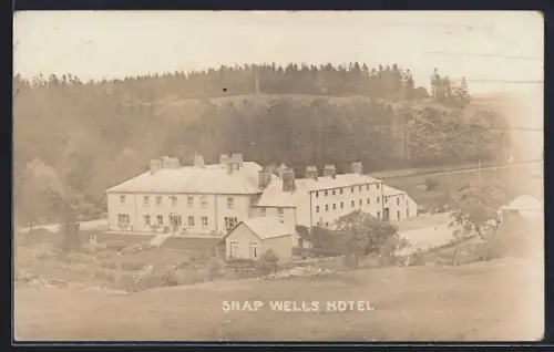 AK Shap, Wells Hotel