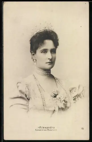 AK Kaiserin Alexandra von Russland mit Schmuck und Krone