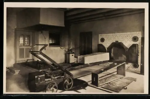 AK Velsen, Krematorium, Gedemonteerde kist voor geopende Oven II