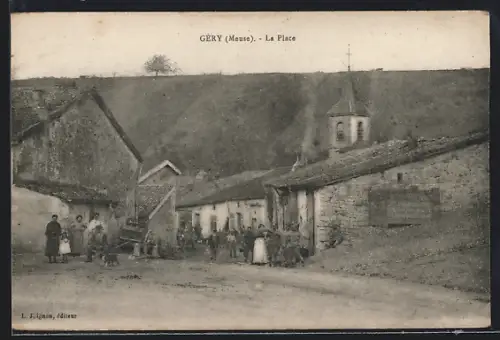 AK Géry /Meuse, La Place avec habitants et église en arrière-plan