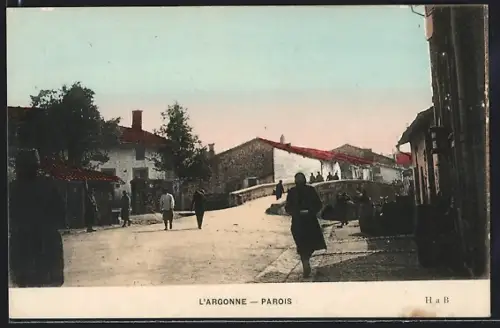 AK Parois /Argonne, Scène de rue animée dans le village
