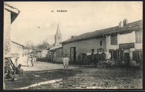 AK Parois, Rue principale avec église et charrette à tonneaux