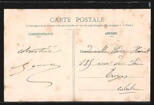 AK Bar-le-Duc, Rue Entre-deux-Ponts animée avec passants et commerces