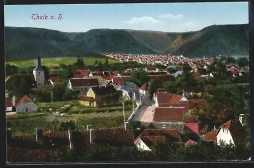AK Thale a. H., Ortsansicht mit Kirche und umliegenden Bergen