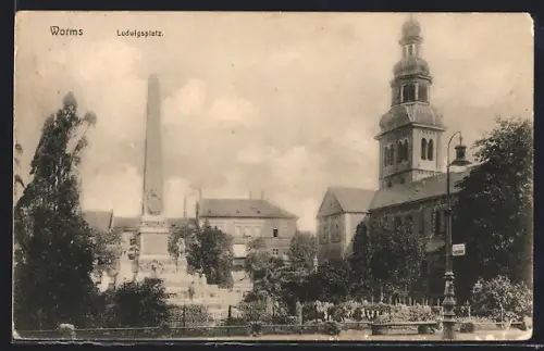 AK Worms, Ludwigsplatz, Obelisk, Kirche