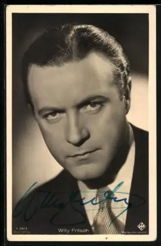 AK Schauspieler Willy Fritsch mit ernster Miene, Autograph