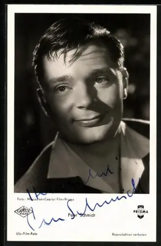 AK Schauspieler Peer Schmidt im Halbdunkel, Autograph
