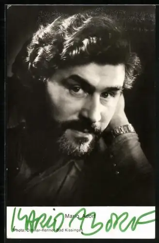 AK Schauspieler Mario Adorf im Portrait, Autograph