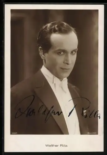 AK Walther Rilla mit weisser Fliege, Autograph