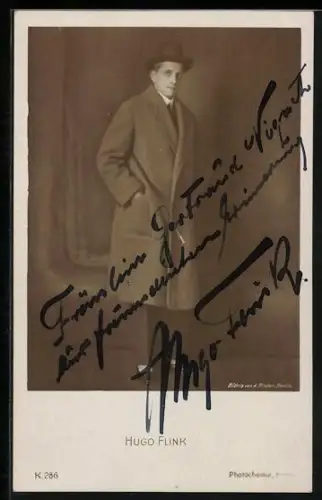 AK Hugo Flink im Mantel, Autograph