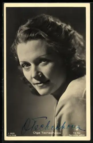 AK Olga Tschechowa lächelt, Autograph