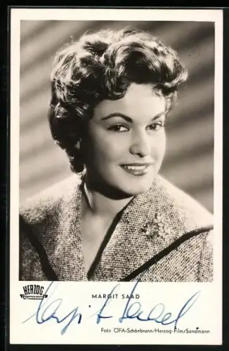 AK Margit Saas lächelt, Autograph
