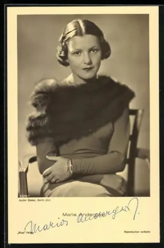 AK Maria Andergast mit Pelz, Autograph