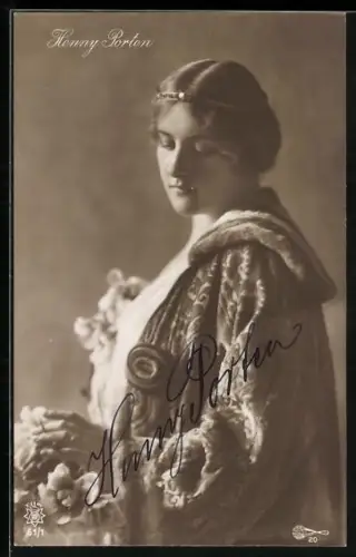 AK Henny Porten, Portrait mit Blumen, Autograph