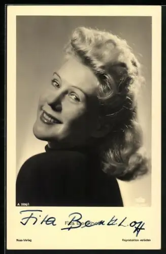 AK Frieda Benkhoff lächelt, Autograph