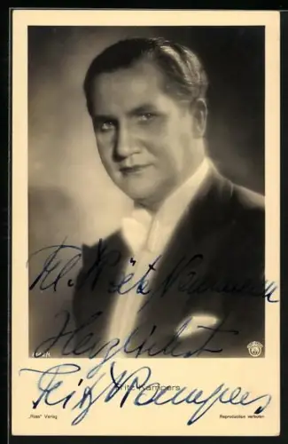 AK Fritz Kampers mit weisser Fliege, Autograph