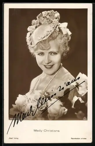 AK Mady Christians lächelt, Autograph