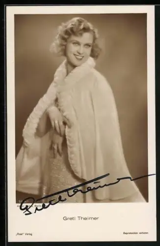 AK Gretl Theimer, Portrait im Umhang, Autograph