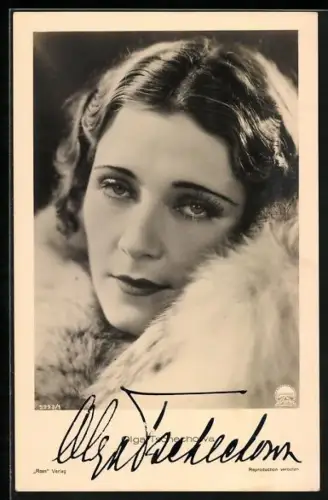 AK Olga Tschechowa mit Pelzkragen, Portrait, Autograph
