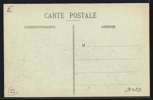 AK Menil-aux-Bois, Strassenpartie mit Einheimischen