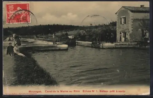 AK Mauvages, Canal de la Marne au Rhin, Bateau pret à sortir