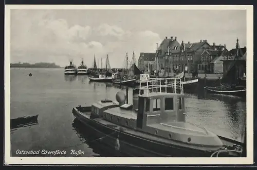 AK Eckernförde, Hafen mit Booten