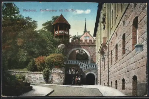 AK Wiesbaden, Heidenmauer mit röm. Tor