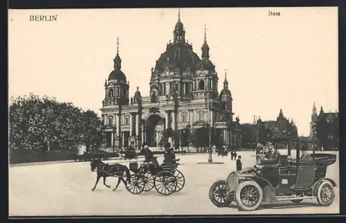 AK Berlin, Pferdekutsche und Automobil am Dom