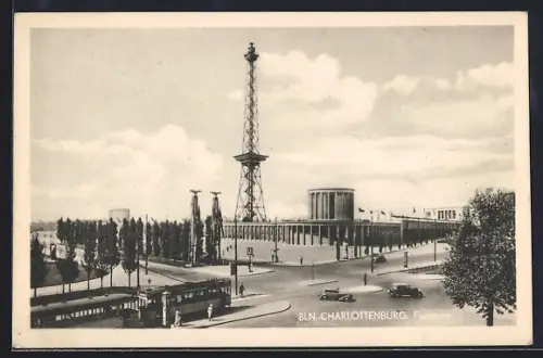 AK Berlin-Charlottenburg, Ausstellungsgelände mit Funkturm, Strassenbahn