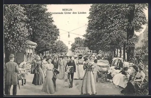 AK Berlin, Unter den Linden mit Spaziergängern