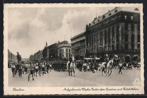 AK Berlin, Hotel Adlon, Aufziehende Wache Unter den Linden