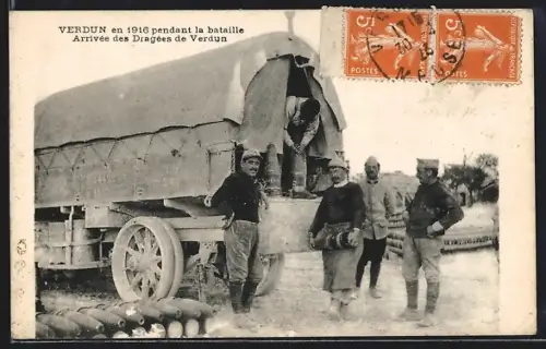 AK Verdun, Arrivée des Dragées de Verdun, Verdun en 1916 pendant la bataille