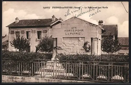 AK Fresnes-en-Woèvre, Le Monument aux Morts