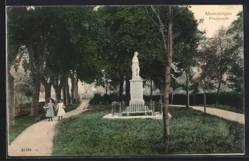 AK Memmingen, Promenade mit Denkmal