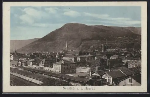 AK Neustadt a. d. Haardt, Teilansicht mit Bahnhof aus der Vogelschau