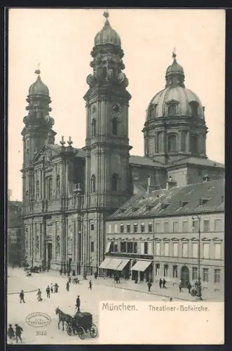 AK München, Odeonsplatz mit Theatiner-Hofkirche