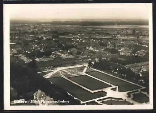 AK Rastatt, Teilansicht mit Schloss, Fliegeraufnahme