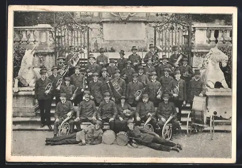 AK Maxglan, Gruppenaufnahme der Rep. Schutzbund-Kapelle