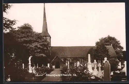 AK Shenfield, Shenfield Church with graveyard