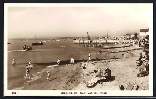 AK Leigh-on-Sea, Beach and Bell Wharf