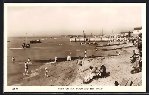 AK Leigh-on-Sea, Beach and Bell Wharf