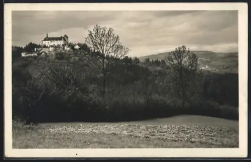 AK Krumbach /N.-Ö., Panorama mit Schloss Krumbach