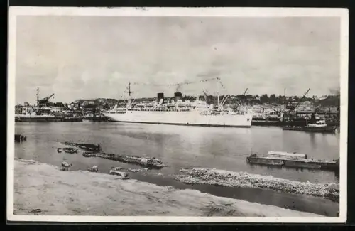 AK Passagierschiff Colombie vor Anker
