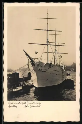 AK Hamburg, Die schwimmende Gross-Jugendherberge Hein Godenwind im Hafen gesehen, Segelschiff