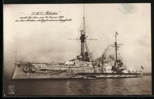 AK Kriegsschiff S. M. S. Blücher in der Nähe der Küste