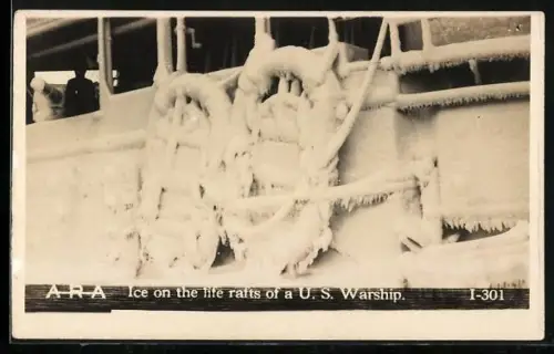 AK Ice on the life rafts of a US Warship, Kriegsschiff