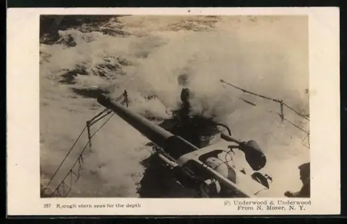 AK Rough stern seas for the depth, Kriegsschiff