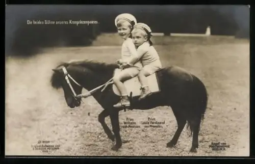 AK Prinz Wilhelm von Preussen, Prinz Louis Ferdinand v. Preussen auf einem Pferd